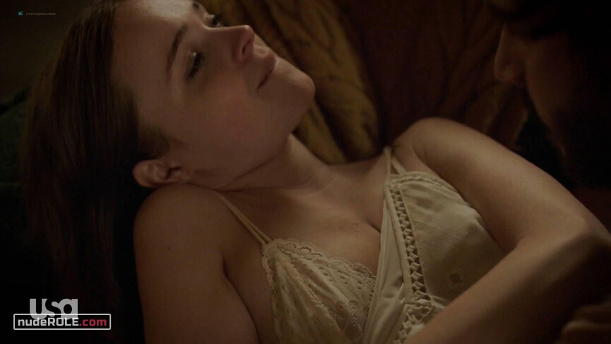 1. Cora Tannetti sexy, Phoebe (age 19) sexy – The Sinner s01e07 (2017)