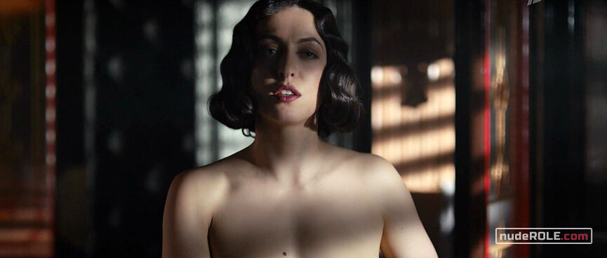 2. Larisa Reysner nude – Trotsky s01e01 (2017)