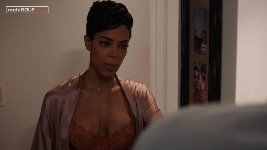 1. Julie Greane sexy – Ballers s03e06 (2017)