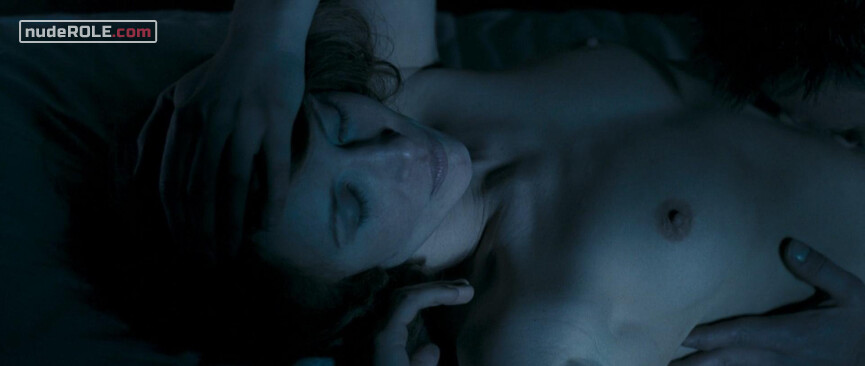 1. Natalia nude, Zina nude – In Tranzit (2006)