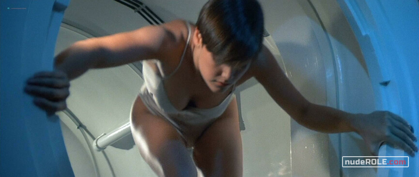 1. Pam Bouvier sexy, Lupe Lamora sexy – Licence to Kill (1989)