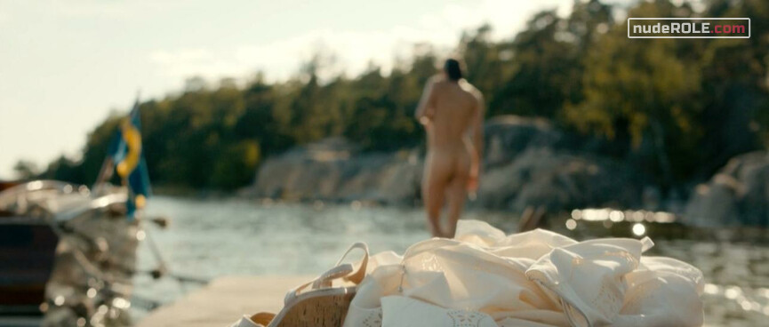 3. Puck Ekstedt nude – Maria Lang s01e01 (2013)