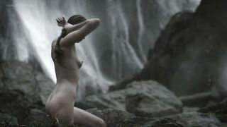 Aslaug nude – Vikings s01e09 (2013)