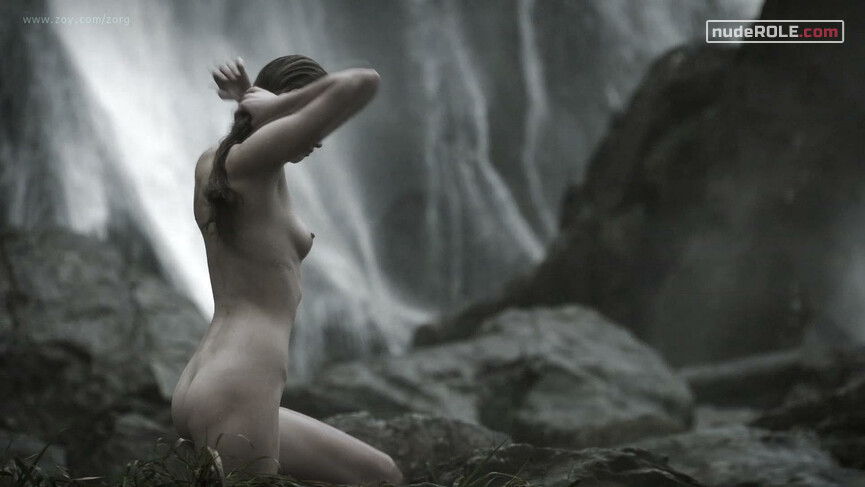 1. Aslaug nude – Vikings s01e09 (2013)