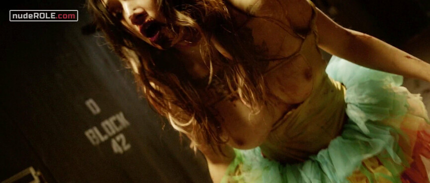 5. Amber Stardust nude – Halloween Pussy Trap Kill! Kill! (2017)