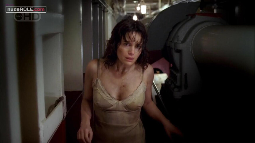 1. Dr. Molly Anne Caffrey sexy – Threshold s01e01 (2005)