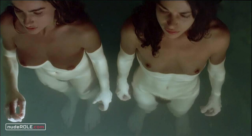 2. Noemi nude, Michelle nude, Anouk nude – The Secrets (2007)