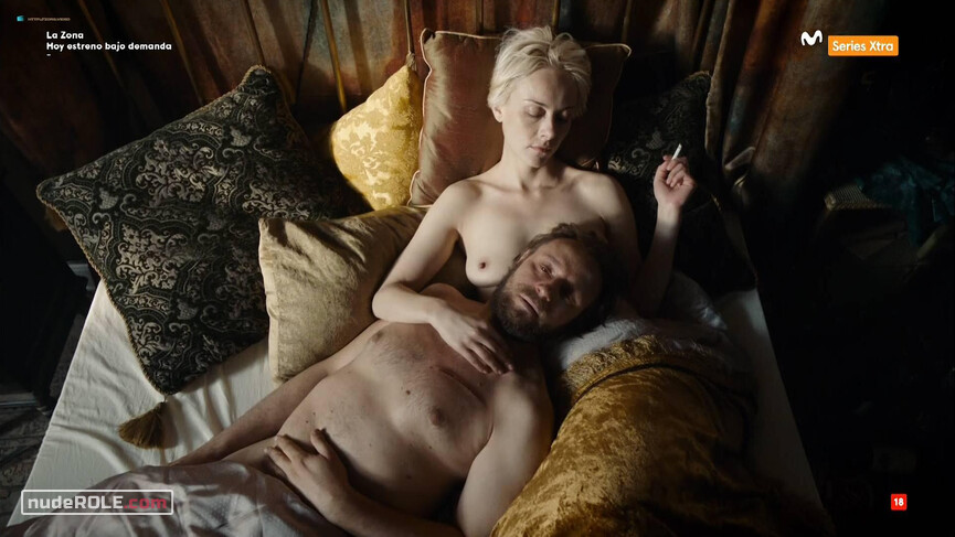 2. Charlotte nude, Svetlana Sorokina nude – Babylon Berlin s01 (2017)