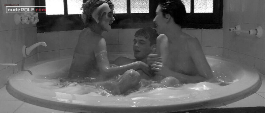 3. Josefina nude, Maria Luisa nude – Tetro (2009)