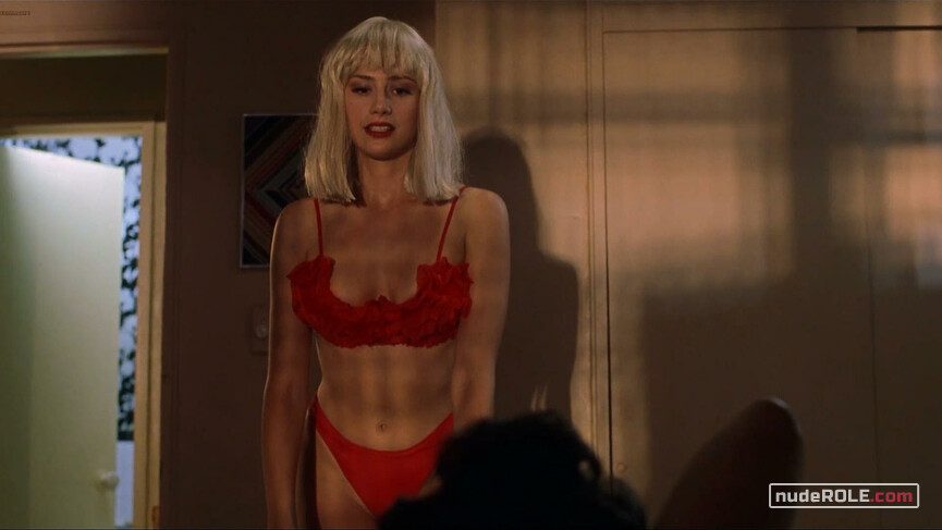 1. Dionna sexy – Summer of Sam (1999)