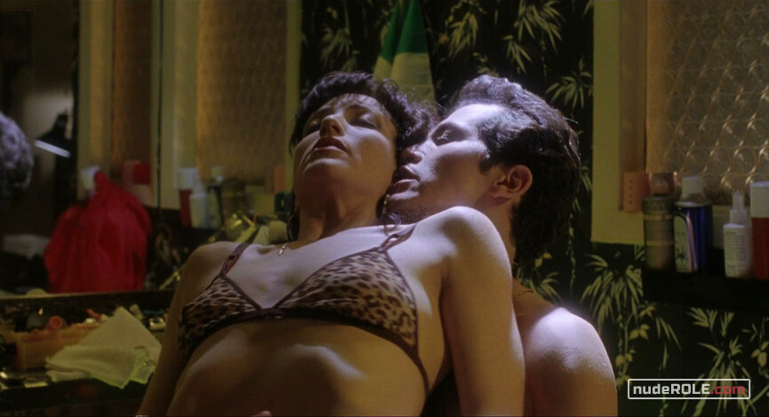 3. Dionna sexy – Summer of Sam (1999)