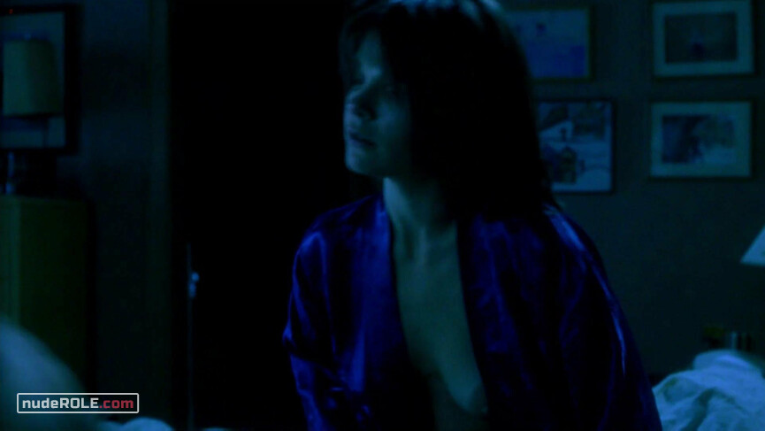 3. Maggie Witzky nude – Stir of Echoes (1999)