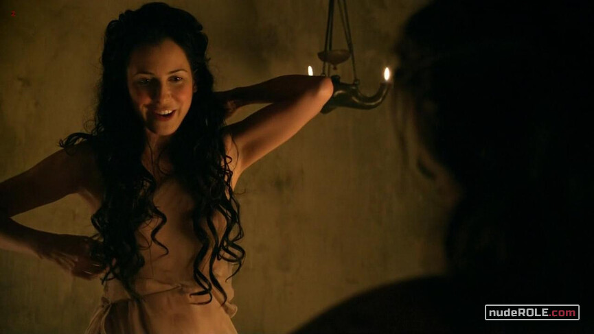 1. Marcia nude – Spartacus s02e05 (2012)