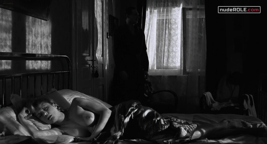 3. Helen Hirsch nude – Schindler's List (1993)