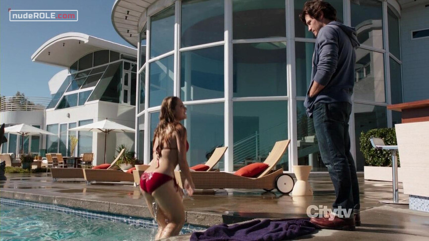 2. Amanda Clarke sexy – Revenge s01e08 (2011)