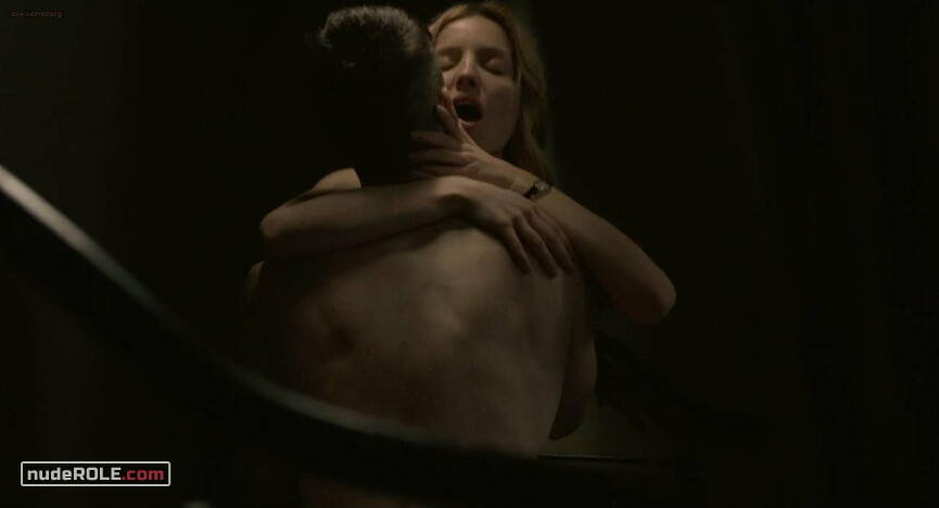 2. Grace Burgess sexy – Peaky Blinders s01e05 (2013)