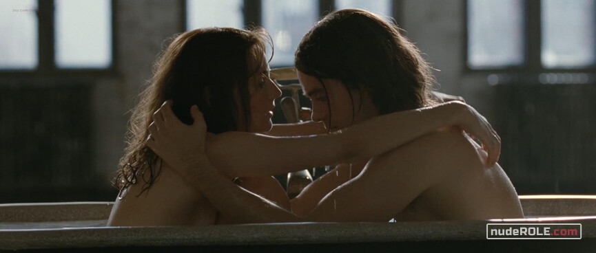 3. Anna age 15 sexy, Adult Anna sexy – Mr. Nobody (2009)