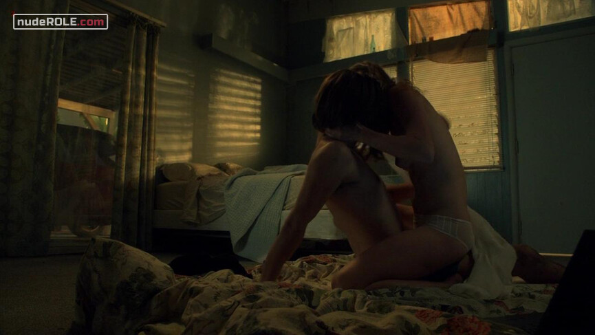 2. Rosie nude – Luck s01e04 (2012)