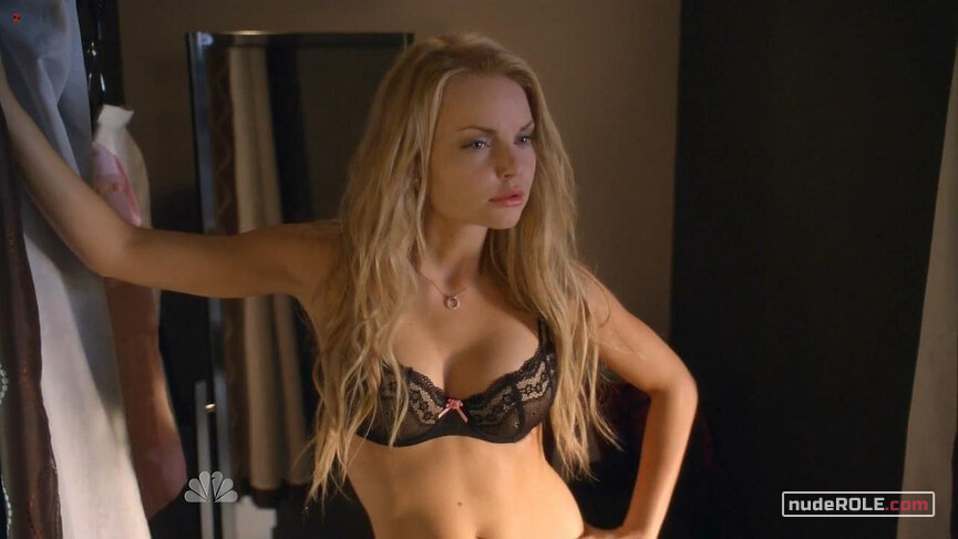 3. Audrey sexy – Love Bites s01e07 (2010)