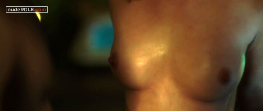 3. Casey nude, Brooke sexy – Ryde (2016)