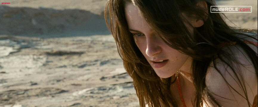 1. Tracy Tatro sexy – Into the Wild (2007)