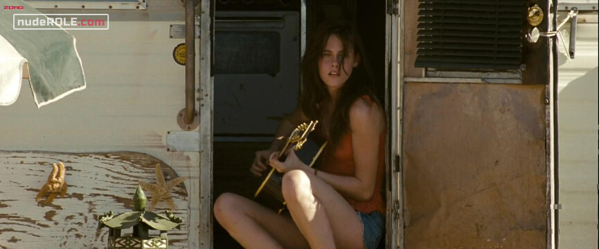 3. Tracy Tatro sexy – Into the Wild (2007)