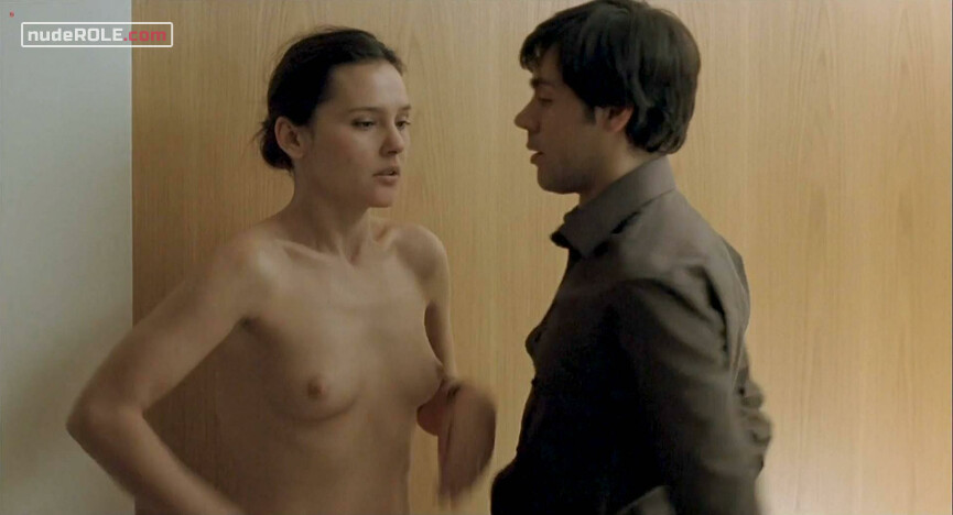 1. Julie nude – Shall We Kiss? (2007)