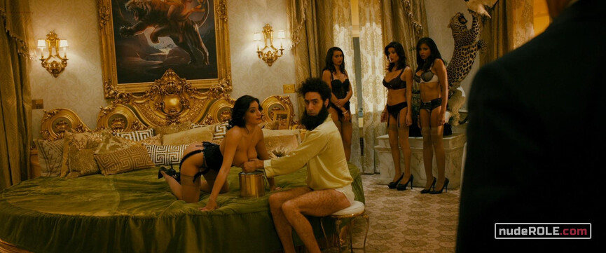 2. Herself sexy, Zoey sexy, Virgin Guard nude, Virgin Guard nude – The Dictator (2012)