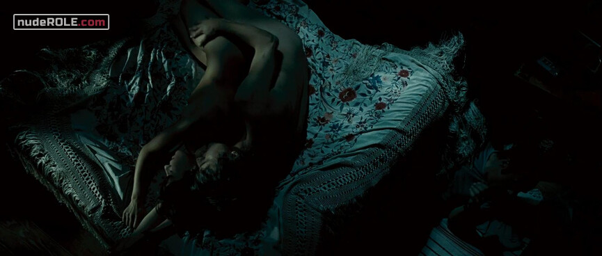 3. Clara nude – Sleep Tight (2011)