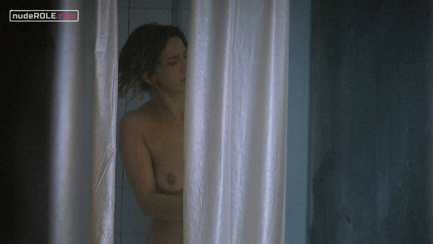 1. Yolanda nude – The Dancer Upstairs (2002)