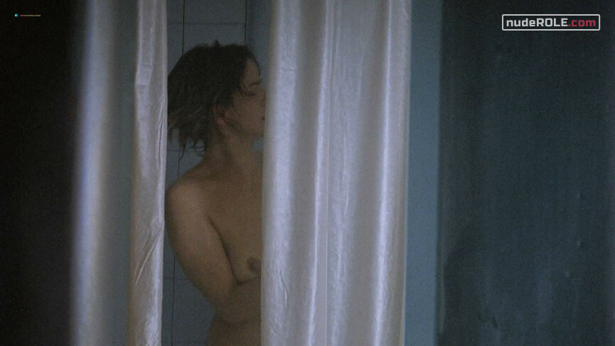 3. Yolanda nude – The Dancer Upstairs (2002)