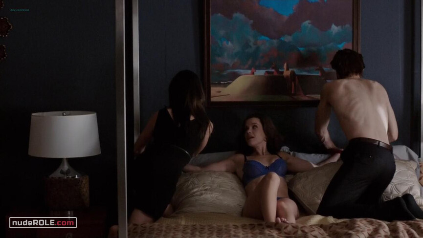 2. Natalie Brooks sexy – The Following s03e01 (2015)