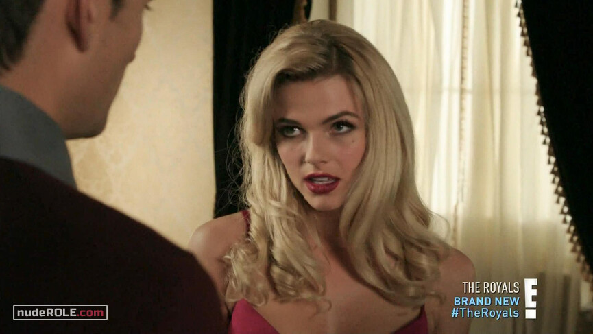 2. Princess Maribel Henstridge sexy – The Royals s02e09 (2016)