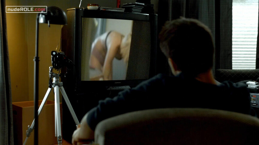 2. Susie Diehl nude, Deedee nude – Playback (2012)
