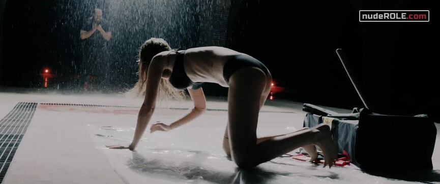 3. Alicia sexy – Sweet Home (2015)