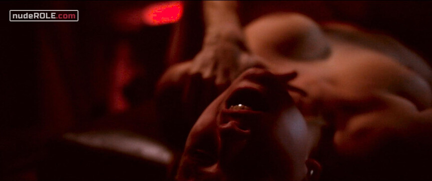 1. Marieke nude, Isabelle nude – Belgica (2016)