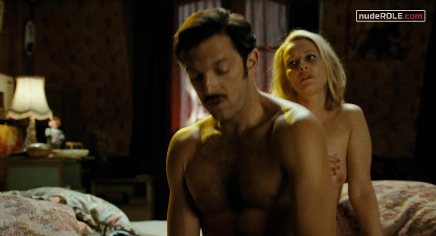 1. Sarah nude – Mesrine: Killer Instinct (2008)