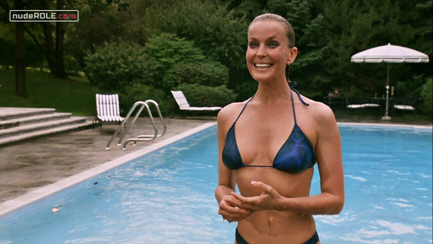 1. Beverly Barish, aka Beverly Burns sexy, Woman at Pool sexy – Tommy Boy (1995)