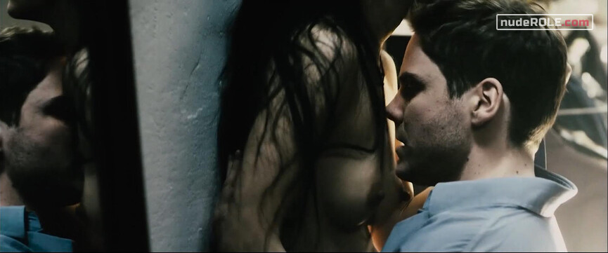 3. Ingrid nude, Shui nude – Winning Streak (2012)