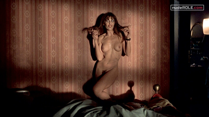1. Angela nude, Gloria nude – Sleepless (2001)