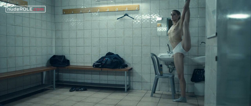 3. Gymnast nude, Nurse (Monte Rosa) nude – Alps (2011)