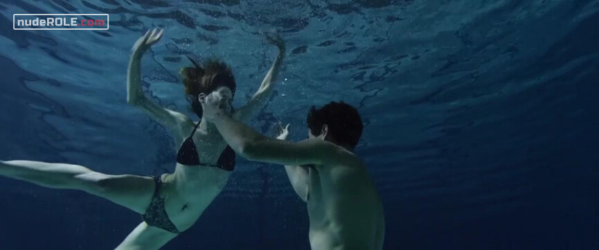 1. Lisa Rickard sexy – 4 Minute Mile (2014)
