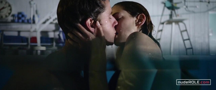 2. Lisa Rickard sexy – 4 Minute Mile (2014)