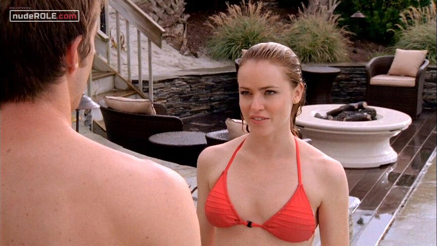 3. Sara sexy – One Tree Hill s07e08 (2009)