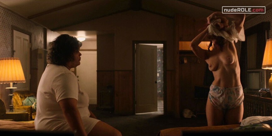 5. Rhonda Richardson nude – GLOW s01e04 (2017)