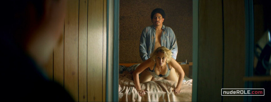 2. Bo Maerten nude, Angela sexy – Ron Goossens, Low Budget Stuntman (2017)