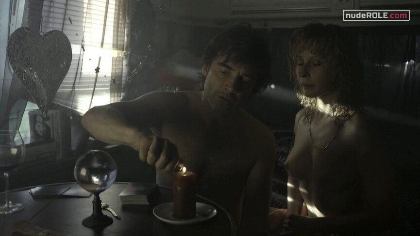 2. Sestricka Lida nude – Cirkus Bukowsky s01e02 (2013)