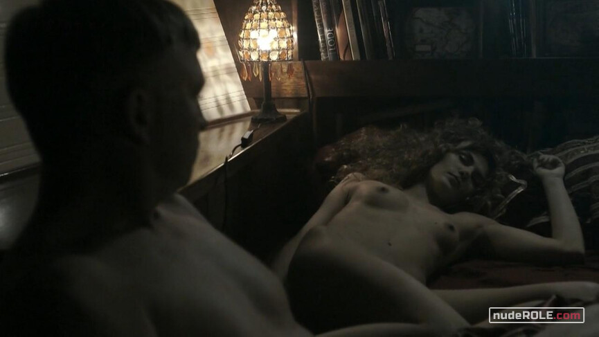 1. Prostitutka nude – Cirkus Bukowsky s01e05-06 (2013)