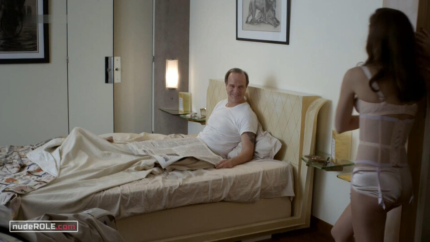 3. Muriel nude – Marcel Dassault, l'homme au pardessus (2014)