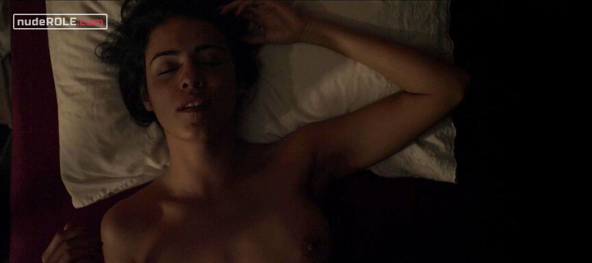 7. Lucía nude, Mariana nude – The Firefly (2013)